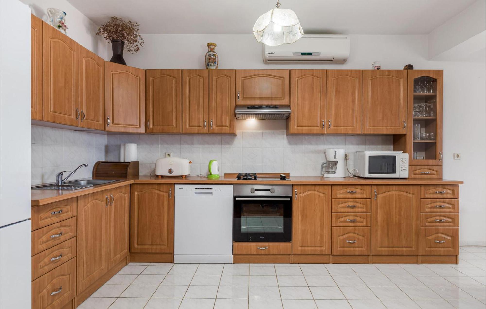 Nice Apartment In Sv,Juraj With Kitchen สเวติยูไร ภายนอก รูปภาพ