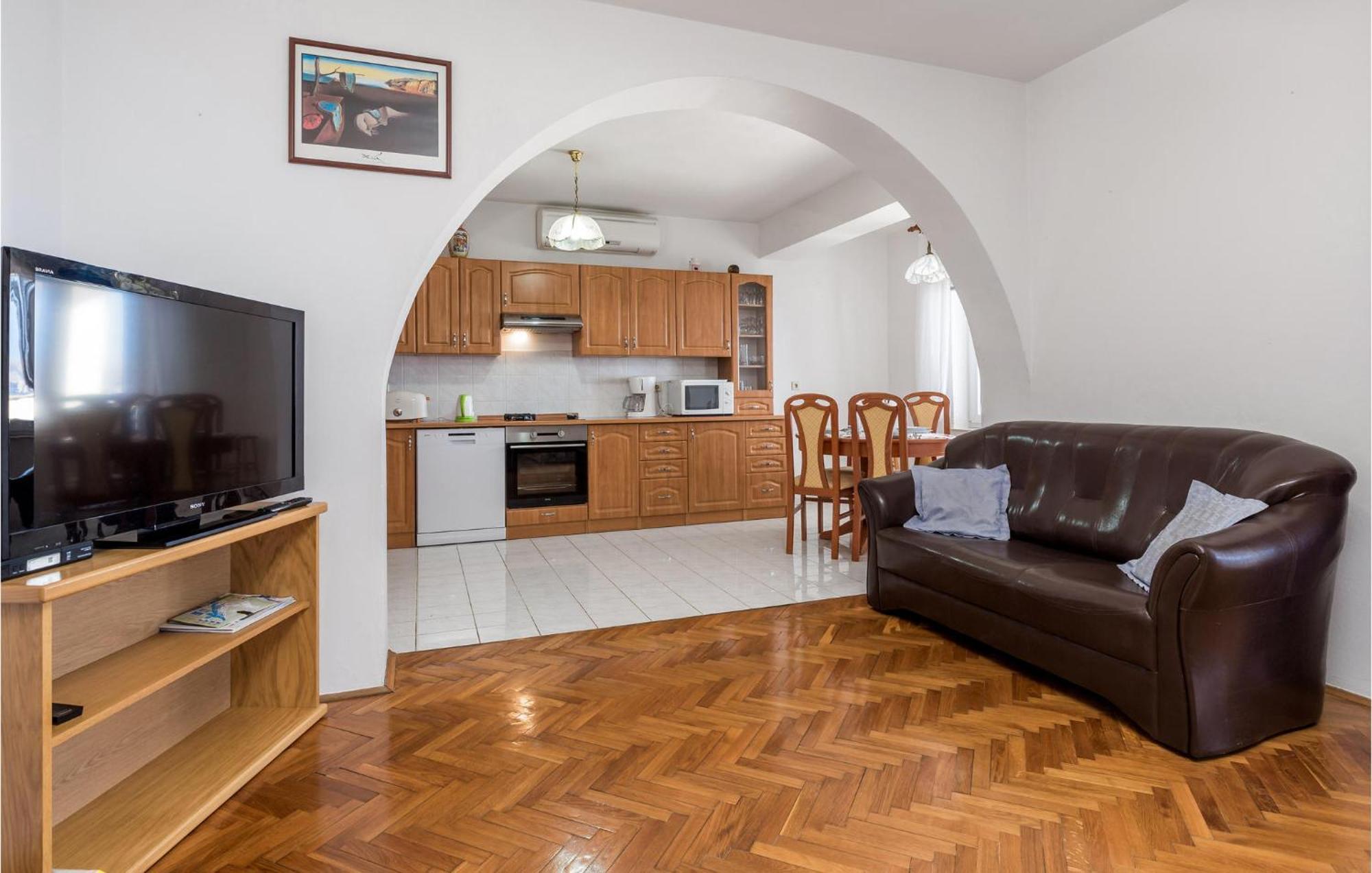 Nice Apartment In Sv,Juraj With Kitchen สเวติยูไร ภายนอก รูปภาพ